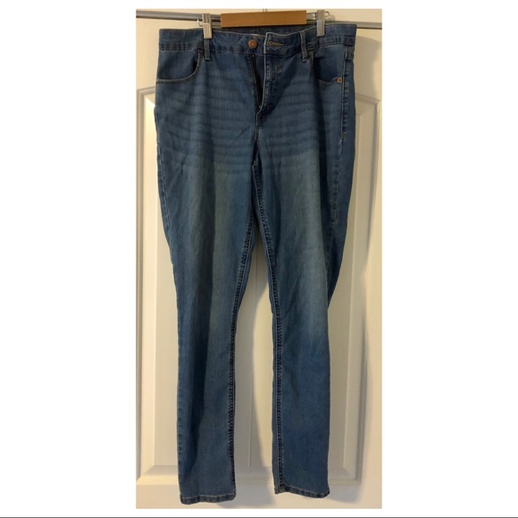 Old Navy Jeans (tall) - Picture 4 of 4